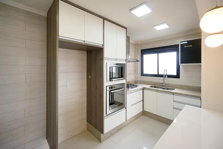 Apartamento à venda com 105m², 3 quartos e 2 vagas Apartamento à venda com 105m², 3 quartos e 2 vagasCozinha