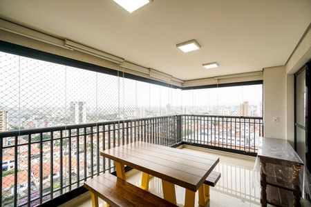Apartamento à venda com 105m², 3 quartos e 2 vagas Apartamento à venda com 105m², 3 quartos e 2 vagasVaranda