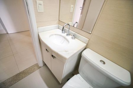 Apartamento à venda com 105m², 3 quartos e 2 vagas Apartamento à venda com 105m², 3 quartos e 2 vagasPia