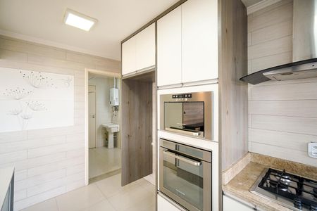 Apartamento à venda com 105m², 3 quartos e 2 vagas Apartamento à venda com 105m², 3 quartos e 2 vagasCozinha