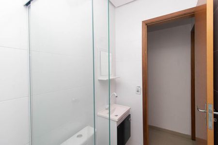 Banheiro de apartamento para alugar com 1 quarto, 29m² em Vila Gustavo, São Paulo