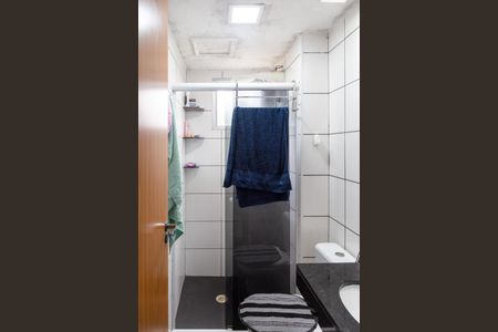 Banheiro de apartamento para alugar com 2 quartos, 44m² em Água Chata, Guarulhos