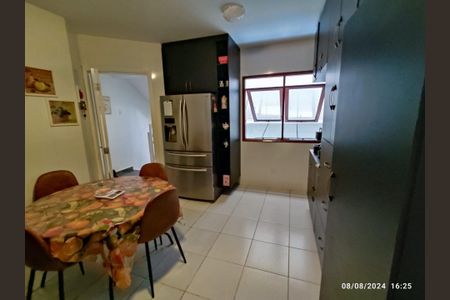 Casa à venda com 146m², 4 quartos e 2 vagas