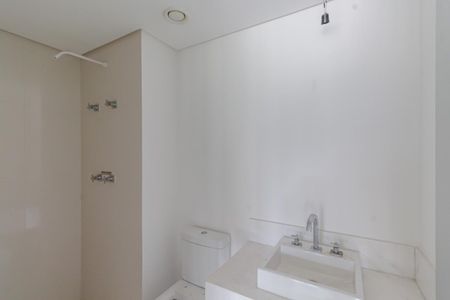 Banheiro de kitnet/studio à venda com 1 quarto, 103m² em Itaim Bibi, São Paulo