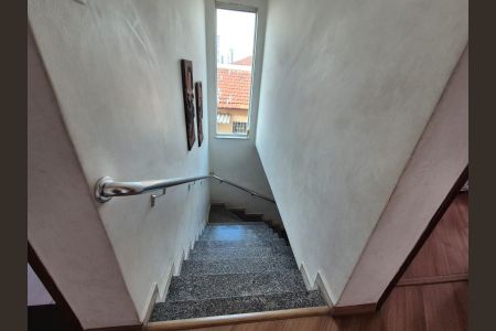 Casa à venda com 180m², 4 quartos e 2 vagasCorredor