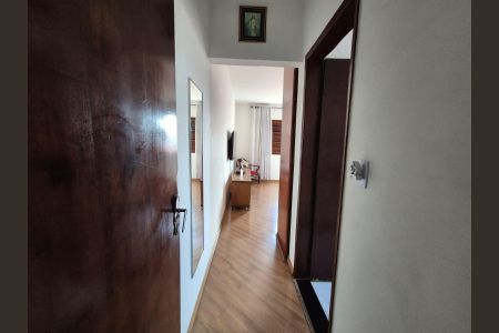 Quarto de casa à venda com 4 quartos, 180m² em Vila Romero, São Paulo