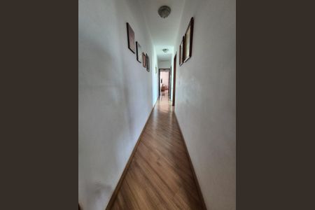 Corredor de casa à venda com 4 quartos, 180m² em Vila Romero, São Paulo