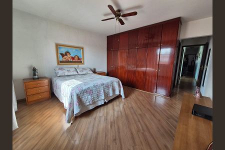 Quarto de casa à venda com 4 quartos, 180m² em Vila Romero, São Paulo