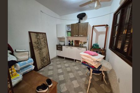 Casa à venda com 180m², 4 quartos e 2 vagasÁrea de serviço