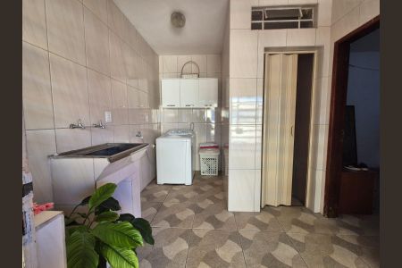 Casa à venda com 180m², 4 quartos e 2 vagasÁrea de serviço
