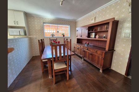Casa à venda com 180m², 4 quartos e 2 vagasCozinha