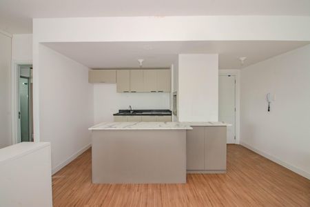 Cozinha de kitnet/studio para alugar com 1 quarto, 42m² em São João, Porto Alegre