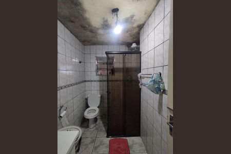 Casa à venda com 335m², 2 quartos e 4 vagasBanheiro - torneira