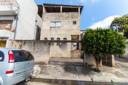 Casa à venda com 150m², 3 quartos e 3 vagasFachada + Placa