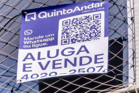 Apartamento para alugar com 80m², 3 quartos e 1 vagaFachada do Prédio com placa