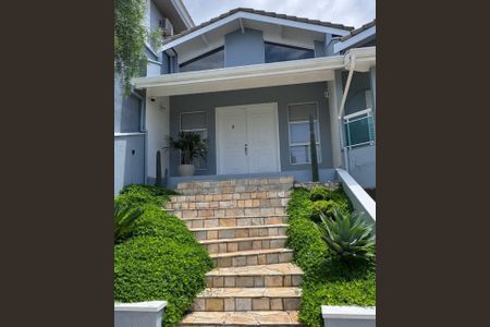 Casa de condomínio à venda com 319m², 3 quartos e 4 vagasFachada