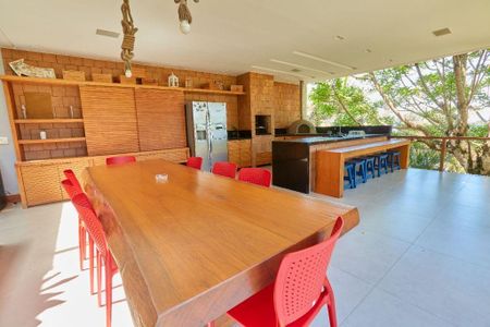 Casa à venda com 3 quartos, 600m² em Itacoatiara, Niterói