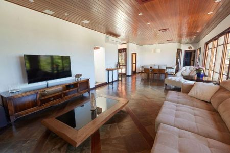 Casa à venda com 3 quartos, 600m² em Itacoatiara, Niterói