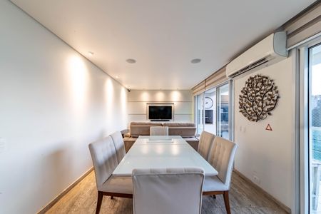 Apartamento à venda com 129m², 2 quartos e 3 vagasSala