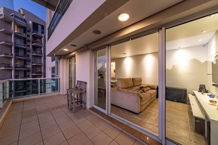 Apartamento à venda com 129m², 2 quartos e 3 vagasVaranda