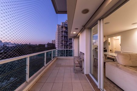 Apartamento à venda com 129m², 2 quartos e 3 vagasVaranda