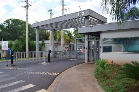 Apartamento para alugar com 48m², 2 quartos e 1 vagaFachada e portaria