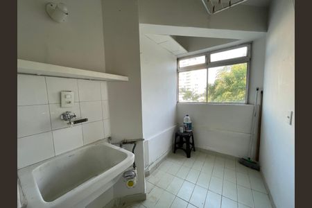 Apartamento para alugar com 70m², 3 quartos e 1 vagaÁrea de Serviço