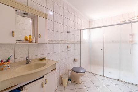 Casa à venda com 300m², 3 quartos e 6 vagas Casa à venda com 300m², 3 quartos e 6 vagasBanheiro Suíte