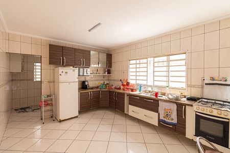 Casa à venda com 300m², 3 quartos e 6 vagas Casa à venda com 300m², 3 quartos e 6 vagasCozinha