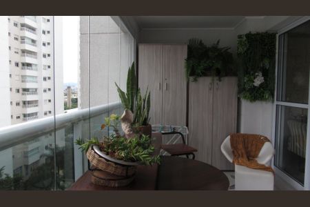 Apartamento à venda com 90m², 2 quartos e 1 vagaSala - Varanda