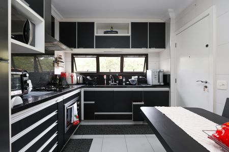 Apartamento à venda com 100m², 2 quartos e 2 vagas Apartamento à venda com 100m², 2 quartos e 2 vagasCozinha