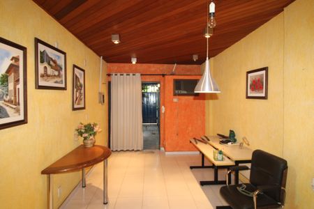 Casa para alugar com 244m², 3 quartos e 2 vagasSala