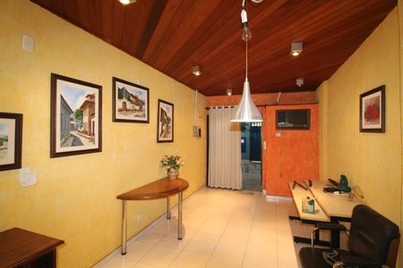 Sala de casa para alugar com 3 quartos, 244m² em Vila Romero, São Paulo