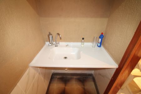 Casa para alugar com 244m², 3 quartos e 2 vagasBanheiro 3