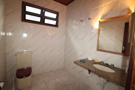 Casa para alugar com 244m², 3 quartos e 2 vagasBanheiro 3