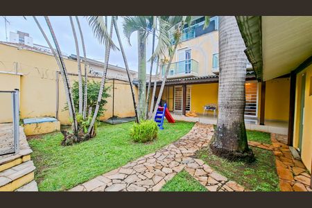 Casa para alugar com 470m², 4 quartos e 4 vagasQuintal