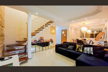 Casa para alugar com 470m², 4 quartos e 4 vagasSala