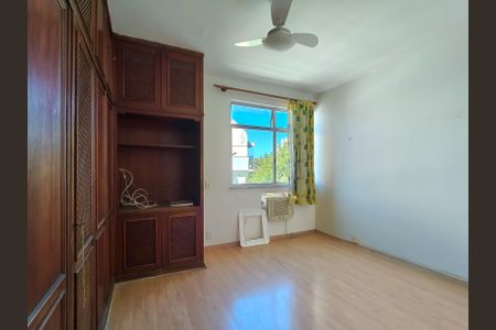 Apartamento à venda com 272m², 4 quartos e 2 vagas Apartamento à venda com 272m², 4 quartos e 2 vagasQuarto 1