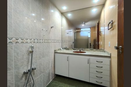 Apartamento à venda com 272m², 4 quartos e 2 vagas Apartamento à venda com 272m², 4 quartos e 2 vagasBanheiro da Suíte