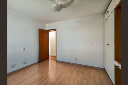 Apartamento à venda com 272m², 4 quartos e 2 vagas Apartamento à venda com 272m², 4 quartos e 2 vagasQuarto 2