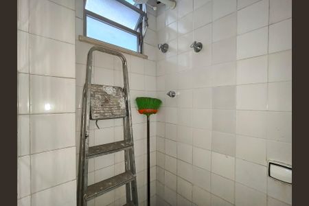 Apartamento à venda com 272m², 4 quartos e 2 vagas Apartamento à venda com 272m², 4 quartos e 2 vagasBanheiro de serviço