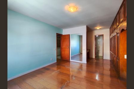 Apartamento à venda com 272m², 4 quartos e 2 vagas Apartamento à venda com 272m², 4 quartos e 2 vagasSuíte