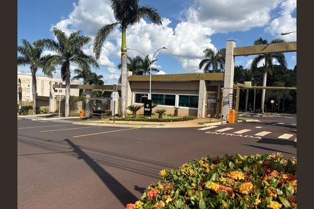 Apartamento para alugar com 54m², 2 quartos e 2 vagas Apartamento para alugar com 54m², 2 quartos e 2 vagasFachada