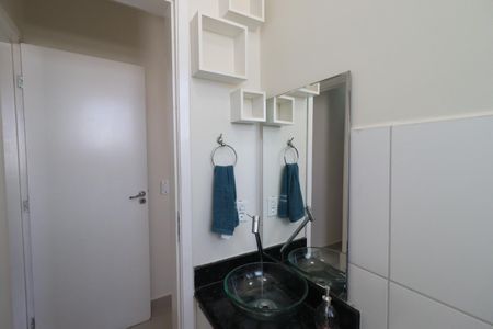 Apartamento para alugar com 54m², 2 quartos e 2 vagas Apartamento para alugar com 54m², 2 quartos e 2 vagasBanheiro da Suíte