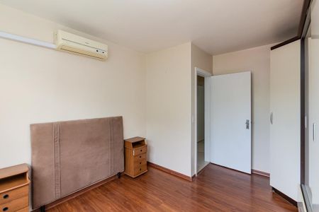 Quarto 1 de apartamento para alugar com 3 quartos, 97m² em Santo Antônio, Porto Alegre