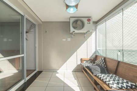 Apartamento à venda com 75m², 2 quartos e 2 vagas Apartamento à venda com 75m², 2 quartos e 2 vagasVaranda
