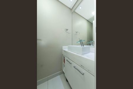 Apartamento à venda com 75m², 2 quartos e 2 vagas Apartamento à venda com 75m², 2 quartos e 2 vagasBanheiro