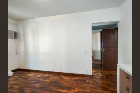 Apartamento à venda com 130m², 3 quartos e 1 vagaSuíte