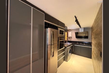 Apartamento para alugar com 75m², 2 quartos e 2 vagas Apartamento para alugar com 75m², 2 quartos e 2 vagasCozinha e Área de Serviço