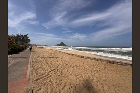 Apartamento para alugar com 75m², 2 quartos e 2 vagas Apartamento para alugar com 75m², 2 quartos e 2 vagasPraia
